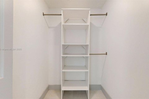 Apartment in Miami, Florida 1 bedroom, 55.74 sq.m. № 1951798 - photo 25