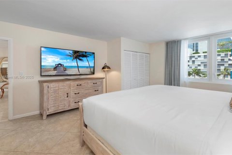 Copropriété à louer à Miami Beach, Floride: 1 chambre, 83.61 m2 № 14927 - photo 3