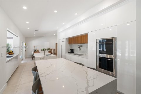 Снять в аренду виллу или дом в Пальметто-Бей, Флорида 4 спальни, 246.93м2, № 1944862 - фото 15