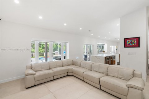 Снять в аренду виллу или дом в Пальметто-Бей, Флорида 4 спальни, 246.93м2, № 1944862 - фото 16