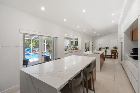 Снять в аренду виллу или дом в Пальметто-Бей, Флорида 4 спальни, 246.93м2, № 1944862 - фото 7