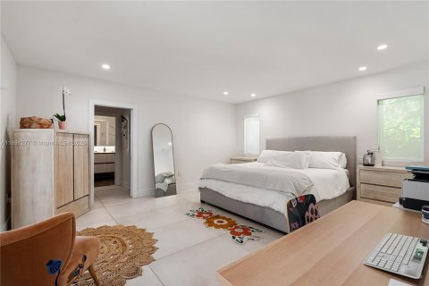 Снять в аренду виллу или дом в Пальметто-Бей, Флорида 4 спальни, 246.93м2, № 1944862 - фото 18