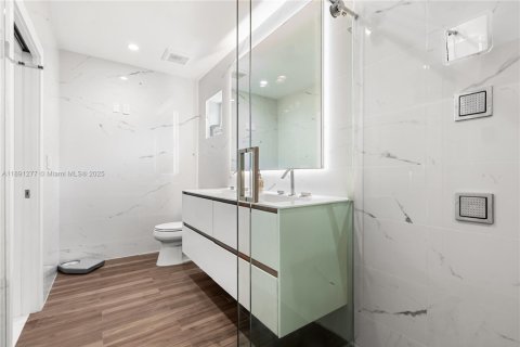 Снять в аренду виллу или дом в Пальметто-Бей, Флорида 4 спальни, 246.93м2, № 1944862 - фото 25