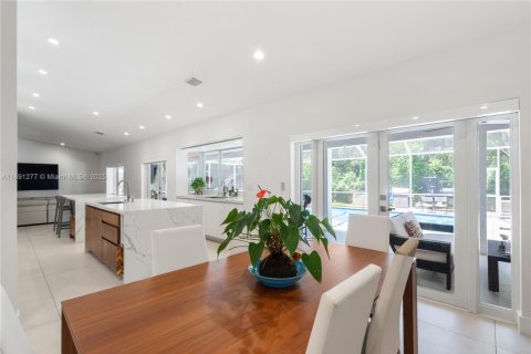 Снять в аренду виллу или дом в Пальметто-Бей, Флорида 4 спальни, 246.93м2, № 1944862 - фото 13