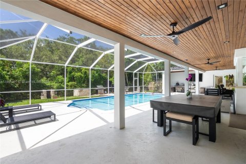 Снять в аренду виллу или дом в Пальметто-Бей, Флорида 4 спальни, 246.93м2, № 1944862 - фото 3