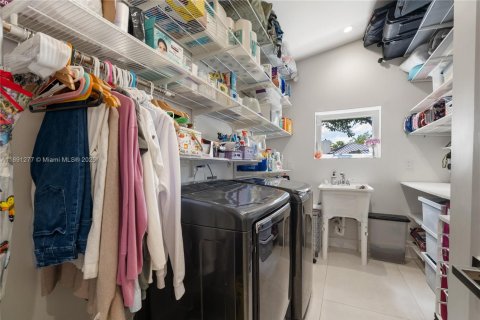 Снять в аренду виллу или дом в Пальметто-Бей, Флорида 4 спальни, 246.93м2, № 1944862 - фото 29