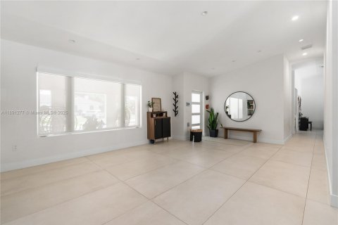 Снять в аренду виллу или дом в Пальметто-Бей, Флорида 4 спальни, 246.93м2, № 1944862 - фото 9