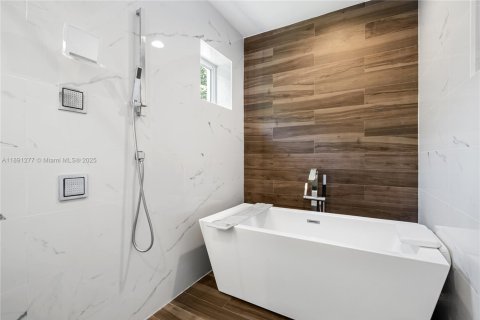 Снять в аренду виллу или дом в Пальметто-Бей, Флорида 4 спальни, 246.93м2, № 1944862 - фото 20