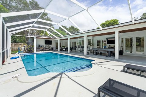 Снять в аренду виллу или дом в Пальметто-Бей, Флорида 4 спальни, 246.93м2, № 1944862 - фото 4