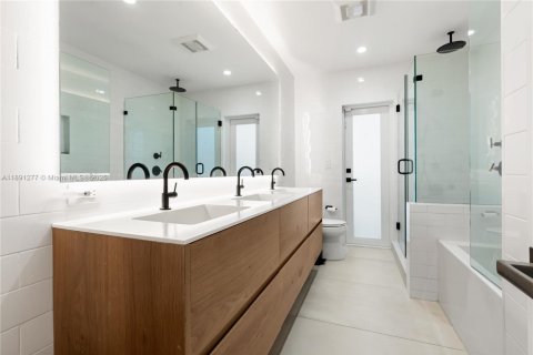 Снять в аренду виллу или дом в Пальметто-Бей, Флорида 4 спальни, 246.93м2, № 1944862 - фото 26