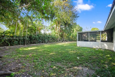 House in Cutler Bay, Florida 3 bedrooms, 138.98 sq.m. № 2031182 - photo 27