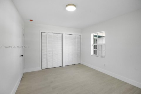 House in Cutler Bay, Florida 3 bedrooms, 138.98 sq.m. № 2031182 - photo 20