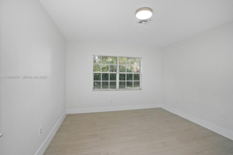 House in Cutler Bay, Florida 3 bedrooms, 138.98 sq.m. № 2031182 - photo 12
