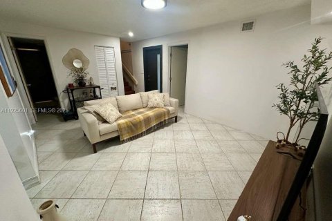 Touwnhouse à vendre à Miami, Floride: 3 chambres, 128.02 m2 № 1986573 - photo 5