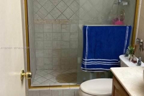 Touwnhouse à vendre à Miami, Floride: 3 chambres, 128.02 m2 № 1986573 - photo 15