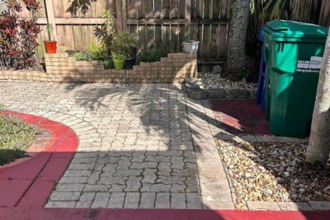 Touwnhouse à vendre à Miami, Floride: 3 chambres, 128.02 m2 № 1986573 - photo 21