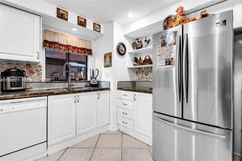 Touwnhouse à vendre à Miami, Floride: 3 chambres, 128.02 m2 № 1986573 - photo 8