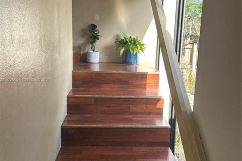 Touwnhouse à vendre à Miami, Floride: 3 chambres, 128.02 m2 № 1986573 - photo 12