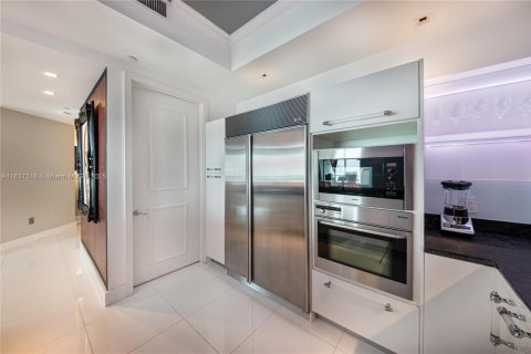 Condo in Miami Beach, Florida, 2 bedrooms  № 1940456 - photo 5