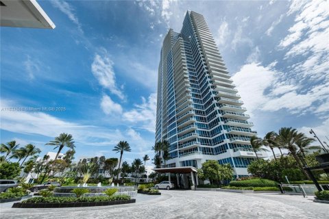 Condo in Miami Beach, Florida, 2 bedrooms  № 1940456 - photo 9
