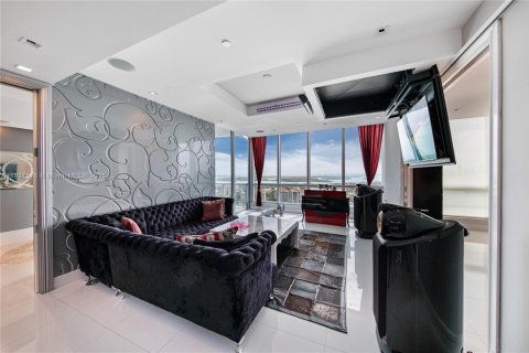 Condo in Miami Beach, Florida, 2 bedrooms  № 1940456 - photo 20