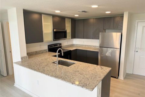 Condo in Orlando, Florida, 2 bedrooms  № 2122158 - photo 3