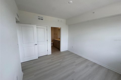 Condo in Orlando, Florida, 2 bedrooms  № 2122158 - photo 12