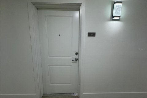 Condo in Orlando, Florida, 2 bedrooms  № 2122158 - photo 2