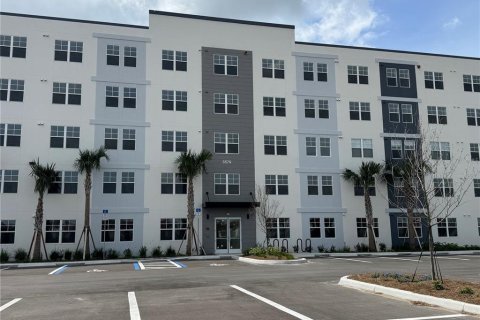 Condo in Orlando, Florida, 2 bedrooms  № 2122158