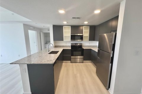 Condo in Orlando, Florida, 2 bedrooms  № 2122158 - photo 5