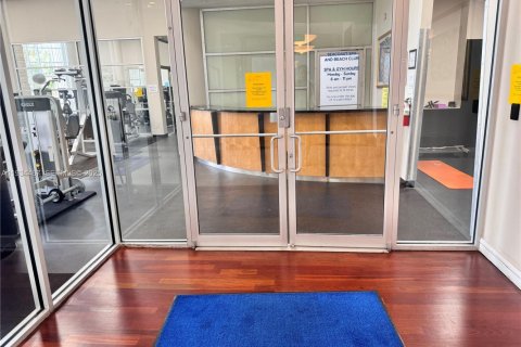 Condo in Miami Beach, Florida, 2 bedrooms  № 1993264 - photo 24