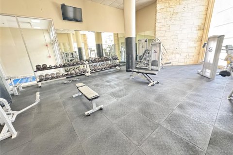 Condo in Miami Beach, Florida, 2 bedrooms  № 1993264 - photo 23