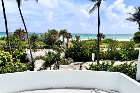 Condo in Miami Beach, Florida, 2 bedrooms  № 1993264 - photo 28