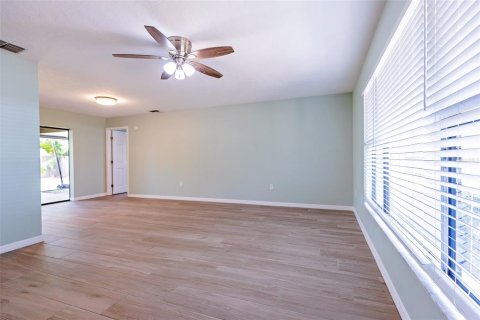 Casa en venta en Bradenton, Florida, 3 dormitorios, 158.86 m2 № 2166885 - foto 17