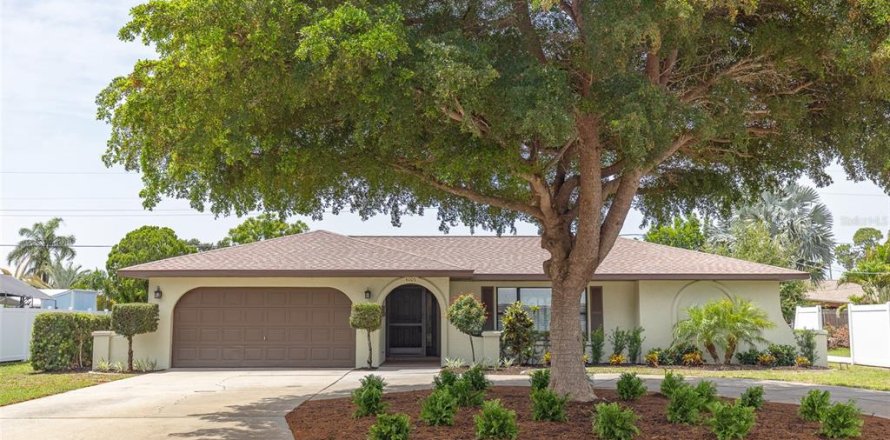 Casa en Bradenton, Florida 3 dormitorios, 158.86 m2 № 2166885