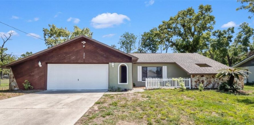 Villa ou maison à Spring Hill, Floride 4 chambres, 120.4 m2 № 1631734