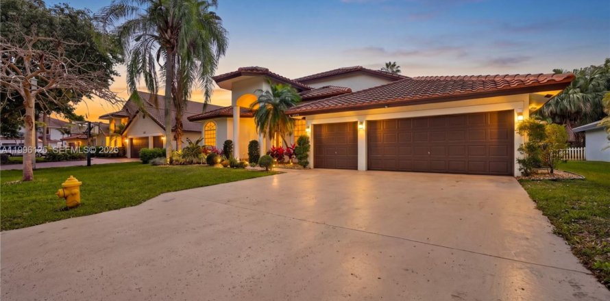 Casa en Coral Springs, Florida 4 dormitorios, 239.5 m2 № 2068766