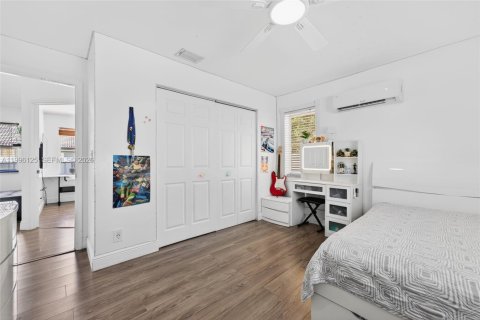 Casa en venta en Coral Springs, Florida, 4 dormitorios, 239.5 m2 № 2068766 - foto 24