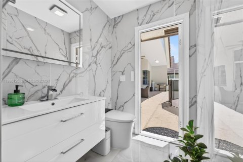 Casa en venta en Coral Springs, Florida, 4 dormitorios, 239.5 m2 № 2068766 - foto 16