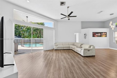 Casa en venta en Coral Springs, Florida, 4 dormitorios, 239.5 m2 № 2068766 - foto 13