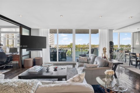 Condominio en venta en Fort Lauderdale, Florida, 3 dormitorios, 244.33 m2 № 2031923 - foto 7