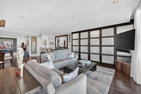 Condominio en venta en Fort Lauderdale, Florida, 3 dormitorios, 244.33 m2 № 2031923 - foto 15