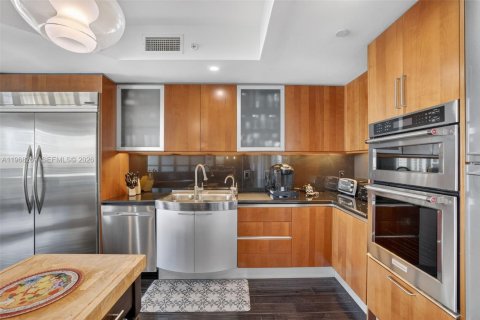 Condominio en venta en Fort Lauderdale, Florida, 3 dormitorios, 244.33 m2 № 2031923 - foto 25