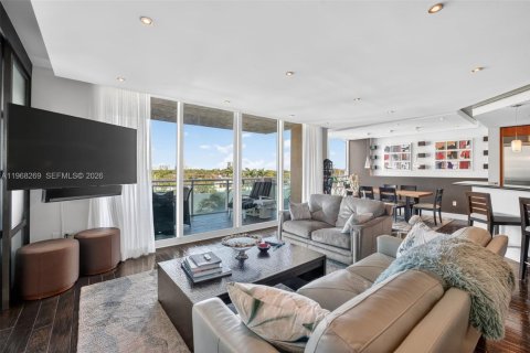Condominio en venta en Fort Lauderdale, Florida, 3 dormitorios, 244.33 m2 № 2031923 - foto 8