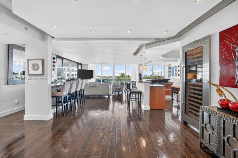 Condominio en venta en Fort Lauderdale, Florida, 3 dormitorios, 244.33 m2 № 2031923 - foto 6