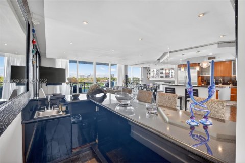 Condominio en venta en Fort Lauderdale, Florida, 3 dormitorios, 244.33 m2 № 2031923 - foto 29