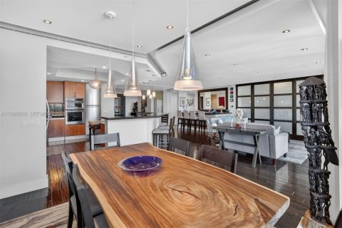 Condominio en venta en Fort Lauderdale, Florida, 3 dormitorios, 244.33 m2 № 2031923 - foto 20