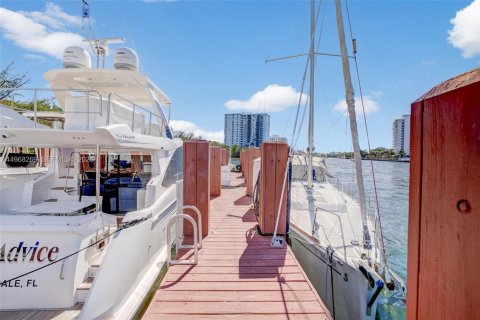 Condominio en venta en Fort Lauderdale, Florida, 3 dormitorios, 244.33 m2 № 2031923 - foto 3