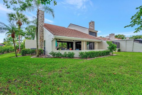 Adosado en alquiler en Palm Beach Gardens, Florida, 2 dormitorios, 136.66 m2 № 1225782 - foto 1