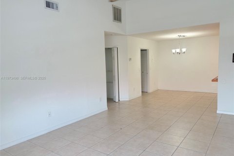 Townhouse in Hialeah, Florida 1 bedroom, 72.65 sq.m. № 2036600 - photo 13